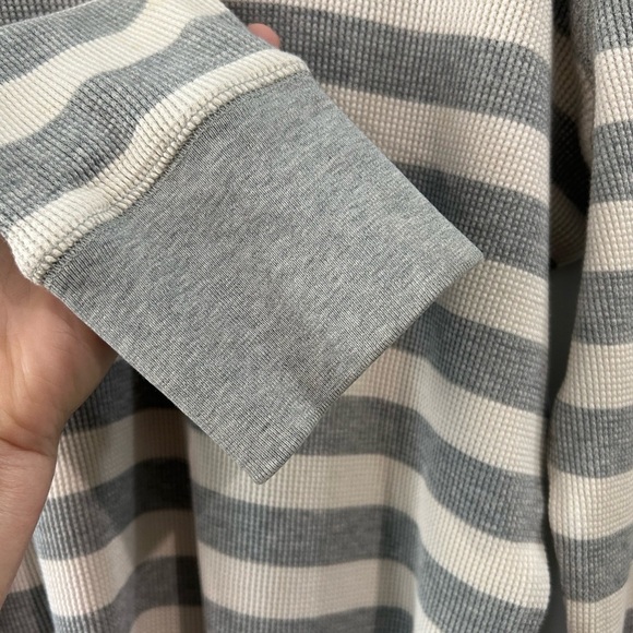 Y2K Express Gray Striped Long Sleeve Waffle Knit Thermal Shirt Mens Size M 90's - Picture 5 of 8